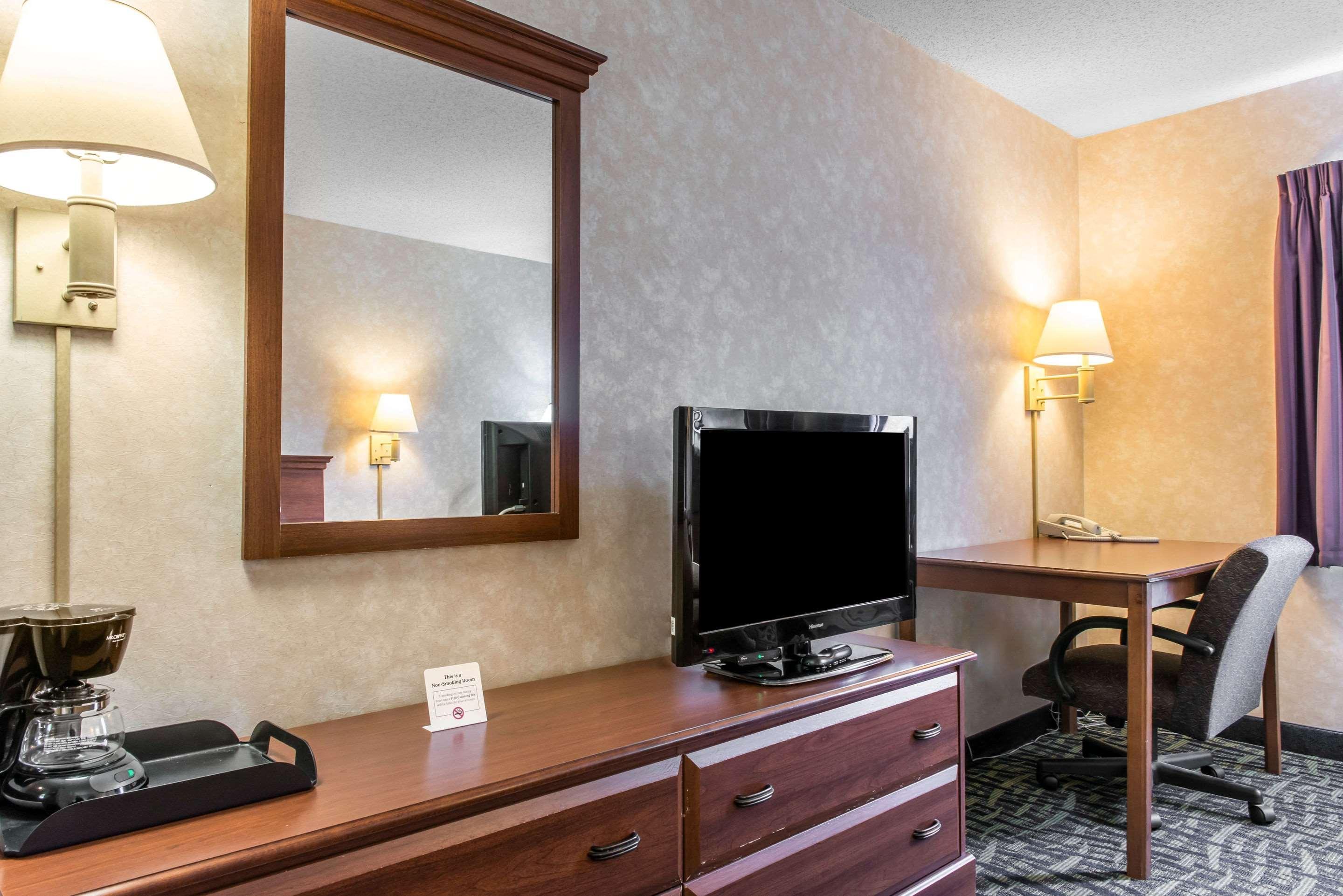 Quality Inn & Suites Titusville Exteriör bild