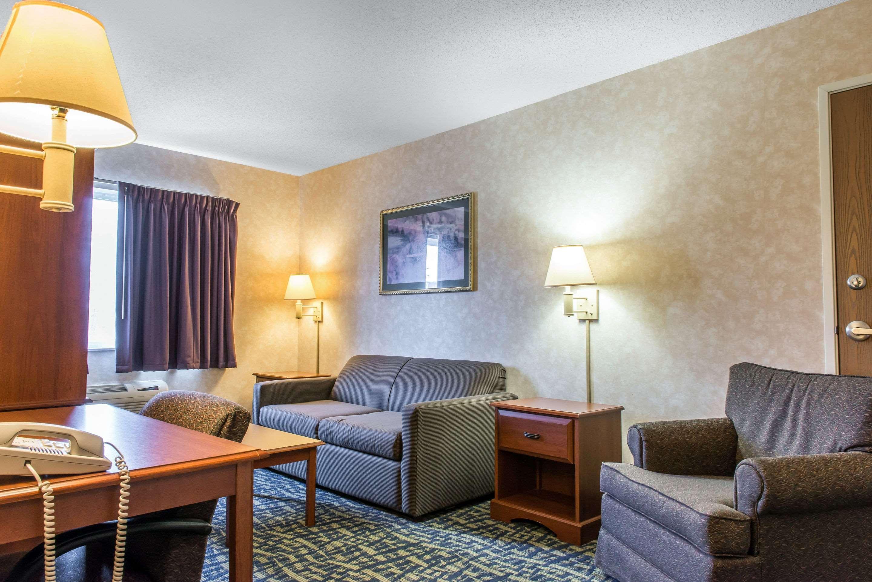 Quality Inn & Suites Titusville Exteriör bild