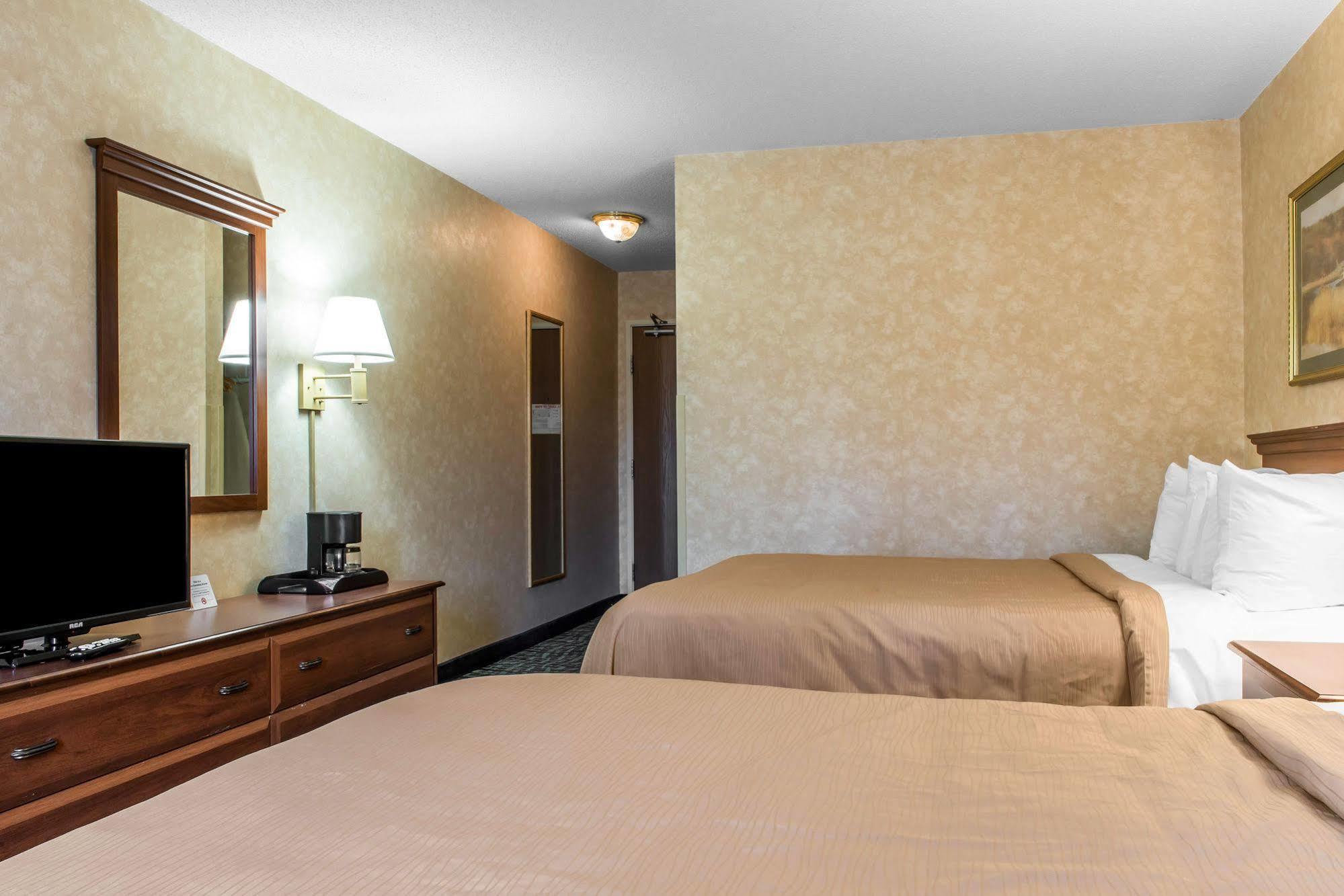 Quality Inn & Suites Titusville Exteriör bild